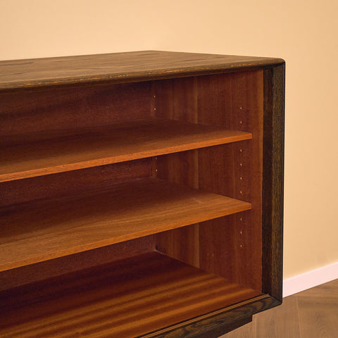 Danskt sideboard i ek av Henry Rosengren Hansen för Skovby