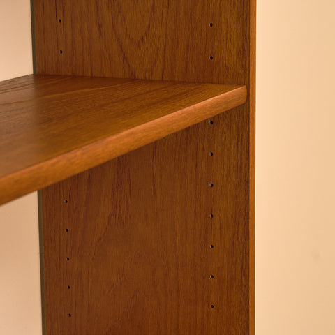 Svensk bokhylla i teak av Bertil Fridhagen för Bodafors