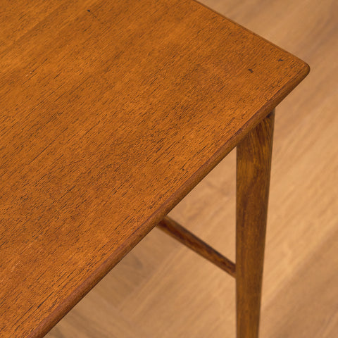 Mid-century sidobord i teak och ek