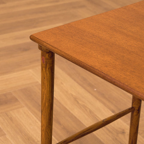 Mid-century sidobord i teak och ek