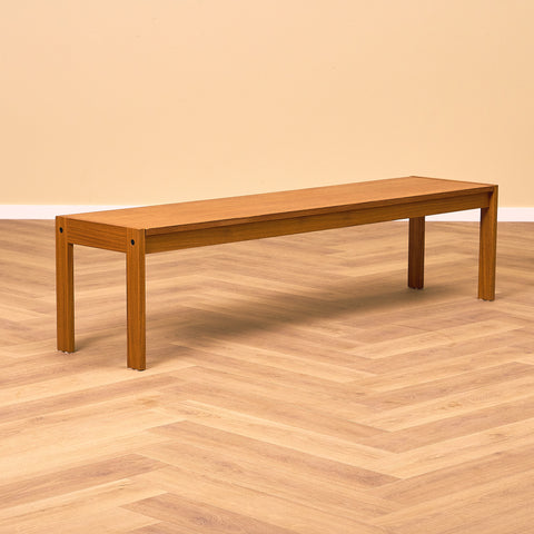 Svenskt sidobord / TV-bänk i teak