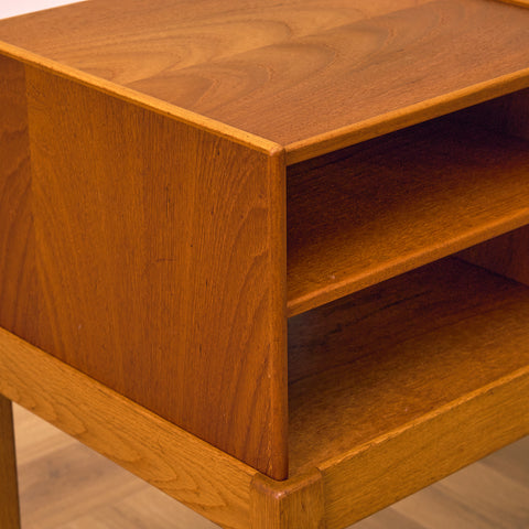 Hallbänk i teak och ek