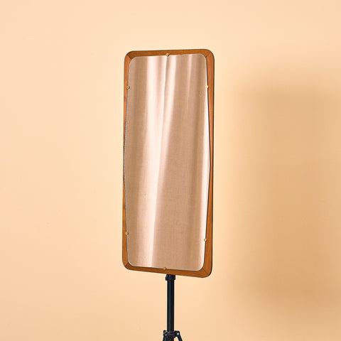 Svensk spegel i teak av Dala speglar i Falun