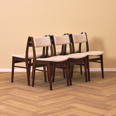 Danska matstolar i teak och bok av Findahl