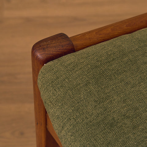 Svenska matstolar i teak