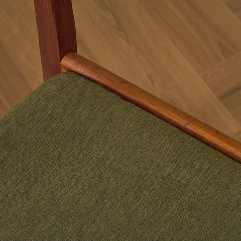 Svenska matstolar i teak