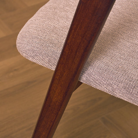 Danskt set med 8 matstolar i valnöt från Sax Møbler