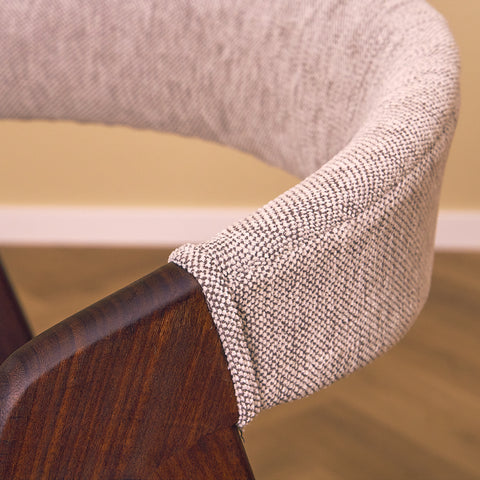 Danskt set med 8 matstolar i valnöt från Sax Møbler