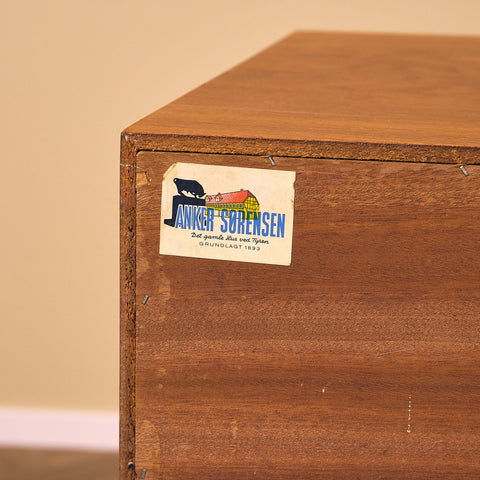 Danskt sideboard i ek av Anker Sørensen