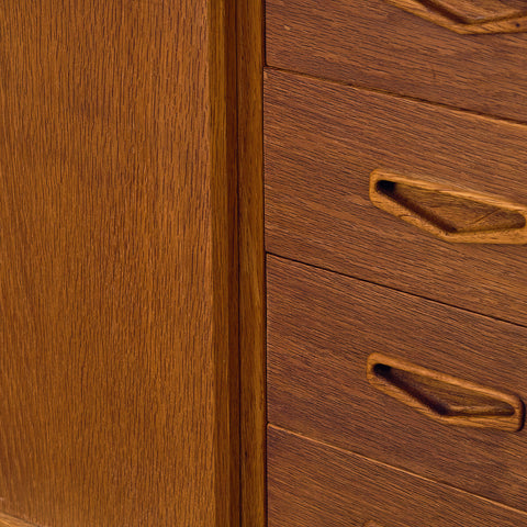 Danskt sideboard i ek av Anker Sørensen