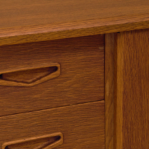 Danskt sideboard i ek av Anker Sørensen