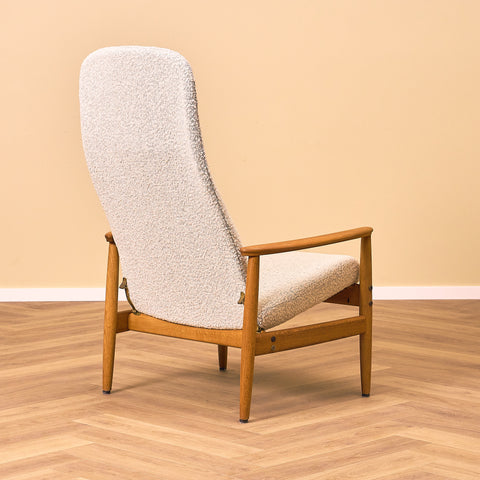 Svensk fåtölj av Ljungs Industrier Malmö AB