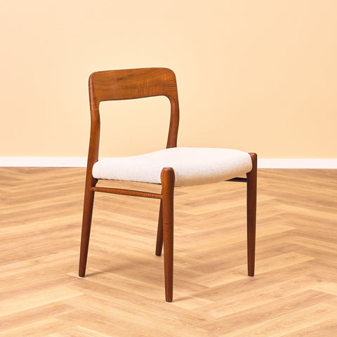 Danish set of 4 dining chairs 'model 75' by Niels O. Moller