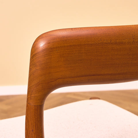 Danish set of 4 dining chairs 'model 75' by Niels O. Moller