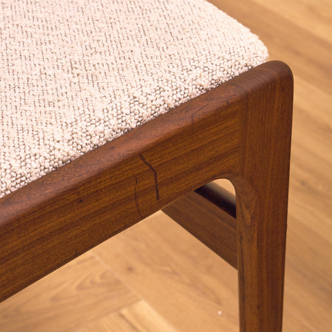 Danska matstolar i valnöt av Erik Buch för Anderstrup Møbelfabrik, modell 89