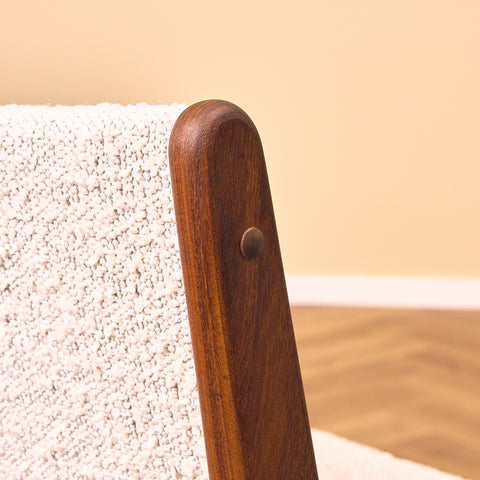 Danska matstolar i valnöt av Erik Buch för Anderstrup Møbelfabrik, modell 89