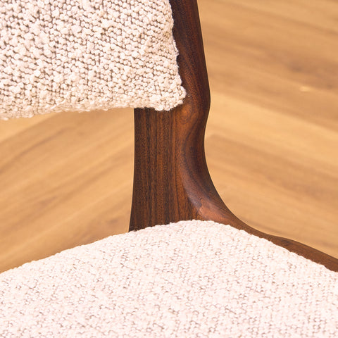 Danska matstolar i valnöt av Erik Buch för Anderstrup Møbelfabrik, modell 89