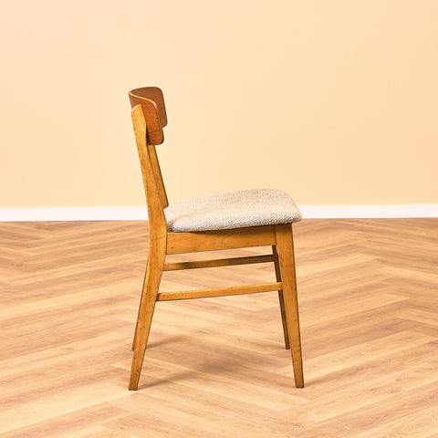 Danskt set med 6 matstolar i teak och bok från Farstrup