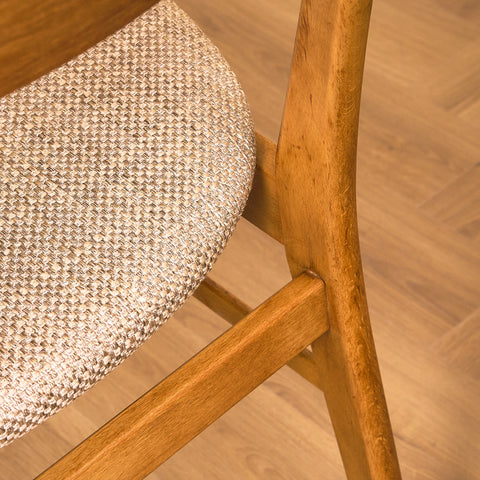 Danskt set med 6 matstolar i teak och bok från Farstrup