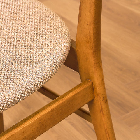 Danskt set med 6 matstolar i teak och bok från Farstrup