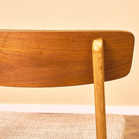 Danskt set med 6 matstolar i teak och bok från Farstrup