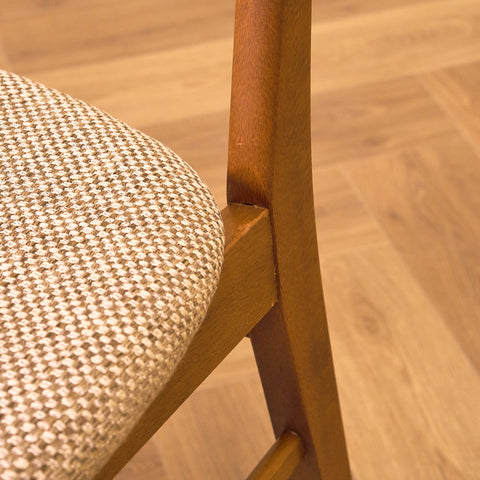 Danskt set med 6 matstolar i teak och bok från Farstrup