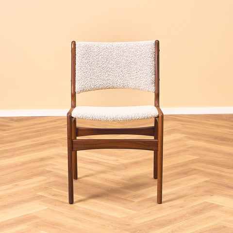 Danska matstolar i valnöt av Erik Buch för Anderstrup Møbelfabrik, modell 89