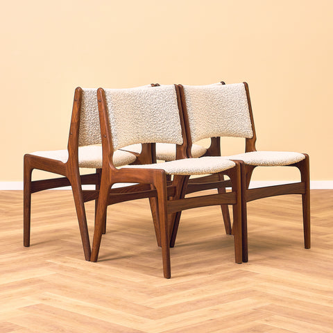 Danska matstolar i valnöt av Erik Buch för Anderstrup Møbelfabrik, modell 89