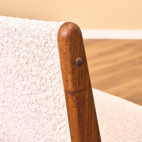 Danska matstolar i valnöt av Erik Buch för Anderstrup Møbelfabrik, modell 89