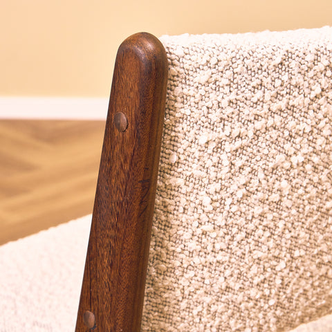 Danska matstolar i valnöt av Erik Buch för Anderstrup Møbelfabrik, modell 89