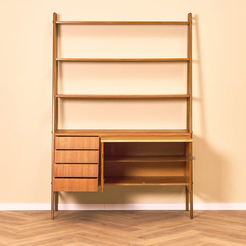 Svensk bokhylla i teak och bokträ