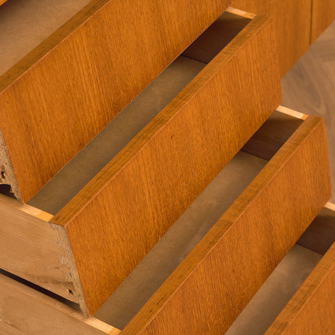 Svensk bokhylla i teak och bokträ