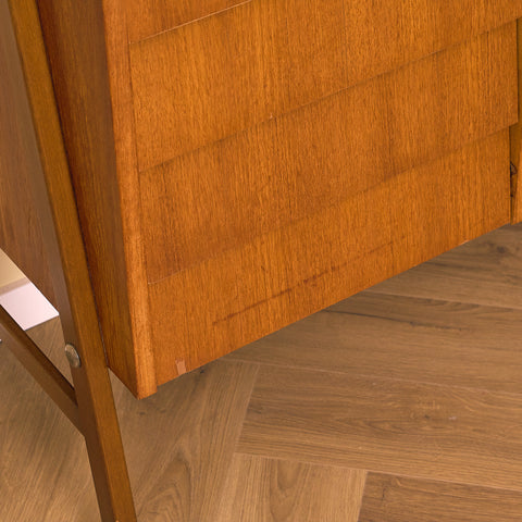 Svensk bokhylla i teak och bokträ