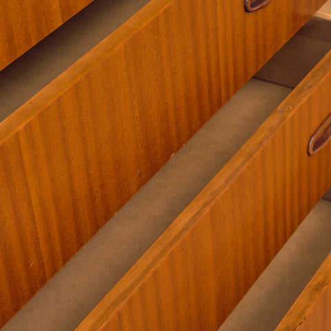 Svensk byrå i mahogny