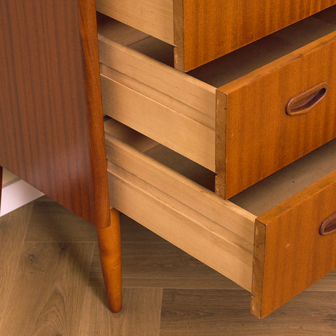 Svensk byrå i mahogny