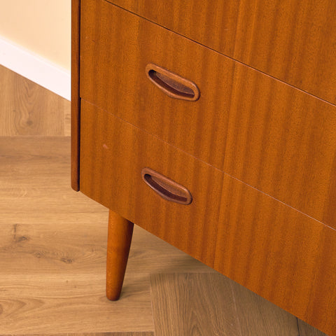 Svensk byrå i mahogny