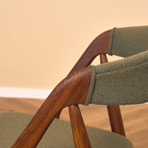 Danish dining chairs in walnut, model 31 by Kai Kristiansen