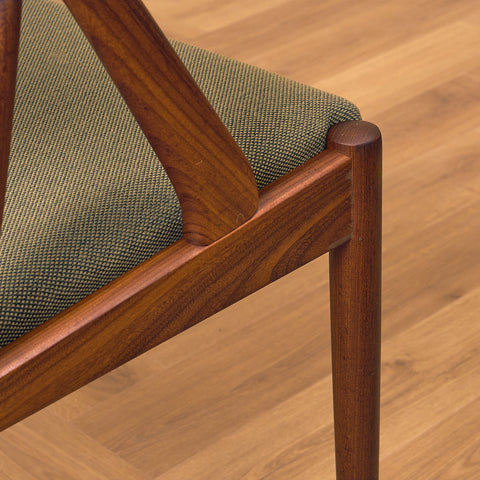 Danish dining chairs in walnut, model 31 by Kai Kristiansen