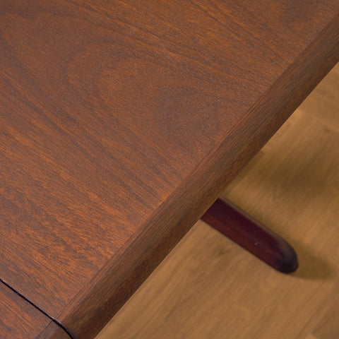 Danish oval dining table in mahogany by Skovby Møbelfabrik