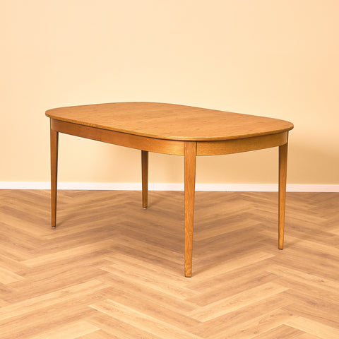 Large Swedish oval dining table in oak by Carl Malmsten, model 'Calmare Nyckel'