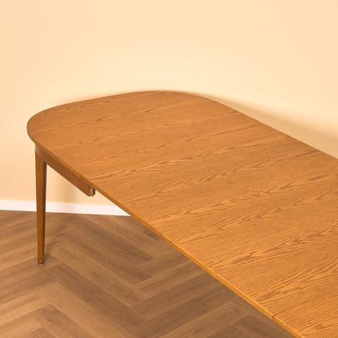 Large Swedish oval dining table in oak by Carl Malmsten, model 'Calmare Nyckel'