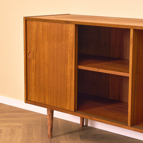 Danskt skåp i teak från Ottawa furniture