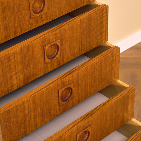 Danskt skåp i teak från Ottawa furniture