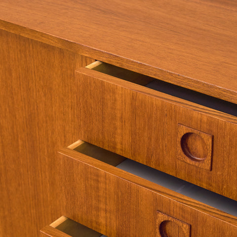 Danskt skåp i teak från Ottawa furniture