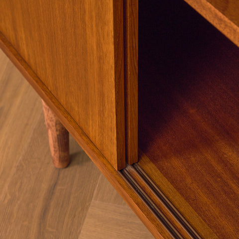 Danskt skåp i teak från Ottawa furniture