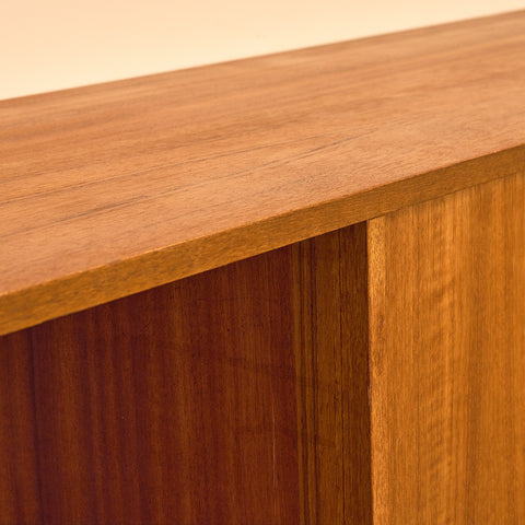 Danskt skåp i teak från Ottawa furniture