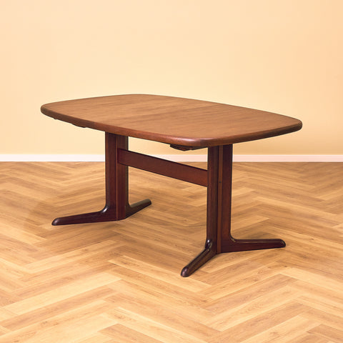 Danskt ovalt matbord i mahogny från Skovby Møbelfabrik