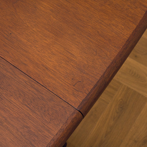 Danskt ovalt matbord i mahogny från Skovby Møbelfabrik