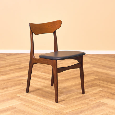 Danskt set med 4 matstolar i valnöt och teak av Schiønning & Elgaard