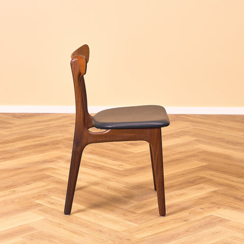 Danskt set med 4 matstolar i valnöt och teak av Schiønning & Elgaard